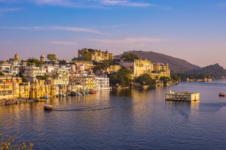 Read more about the article Golden Triangle Tour with Udaipur – Why Choose It Over Regular Tour