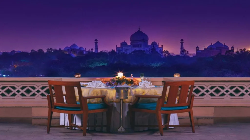 rooftop-restaurant-taj-mahal-night