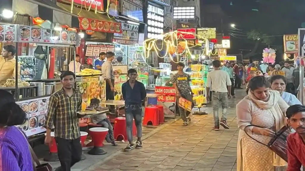sadar-bazaar-night-market-agra